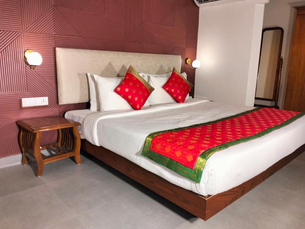 Fort Jadhavgadh -A Gadh Heritage Hotel Sasvad Bagian luar foto