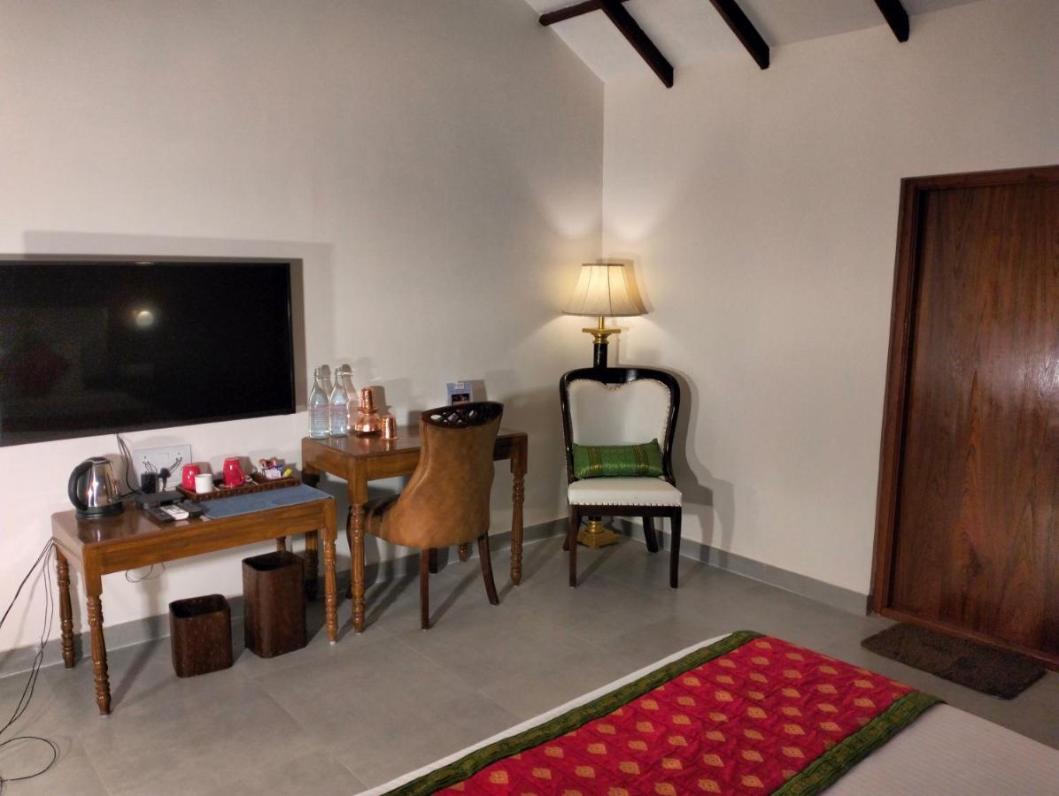 Fort Jadhavgadh -A Gadh Heritage Hotel Sasvad Bagian luar foto