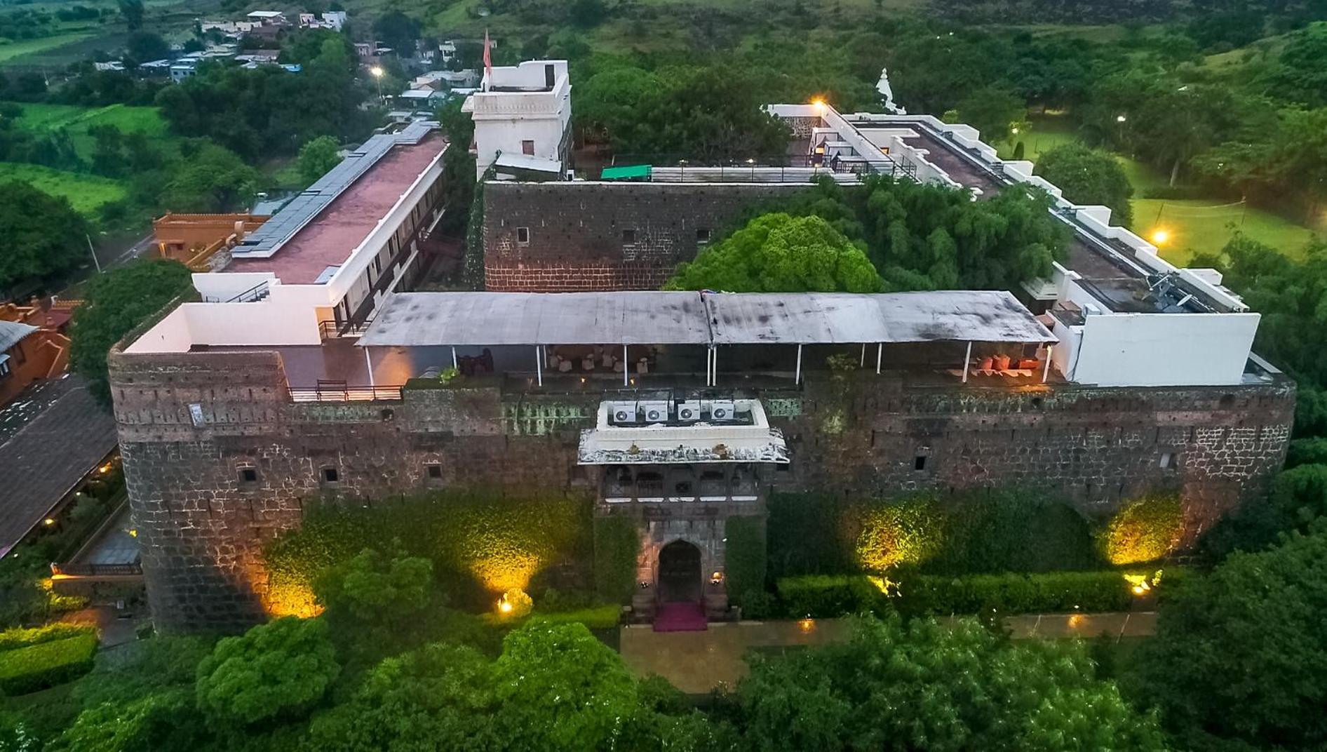 Fort Jadhavgadh -A Gadh Heritage Hotel Sasvad Bagian luar foto
