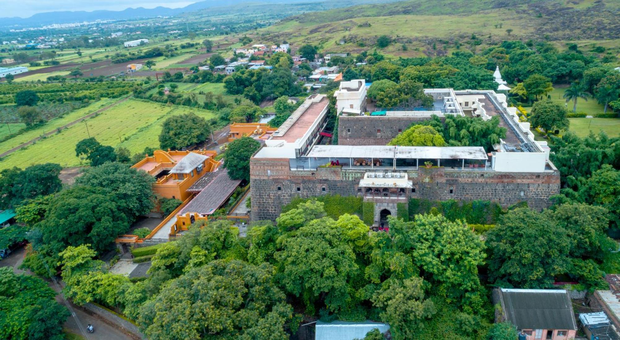 Fort Jadhavgadh -A Gadh Heritage Hotel Sasvad Bagian luar foto