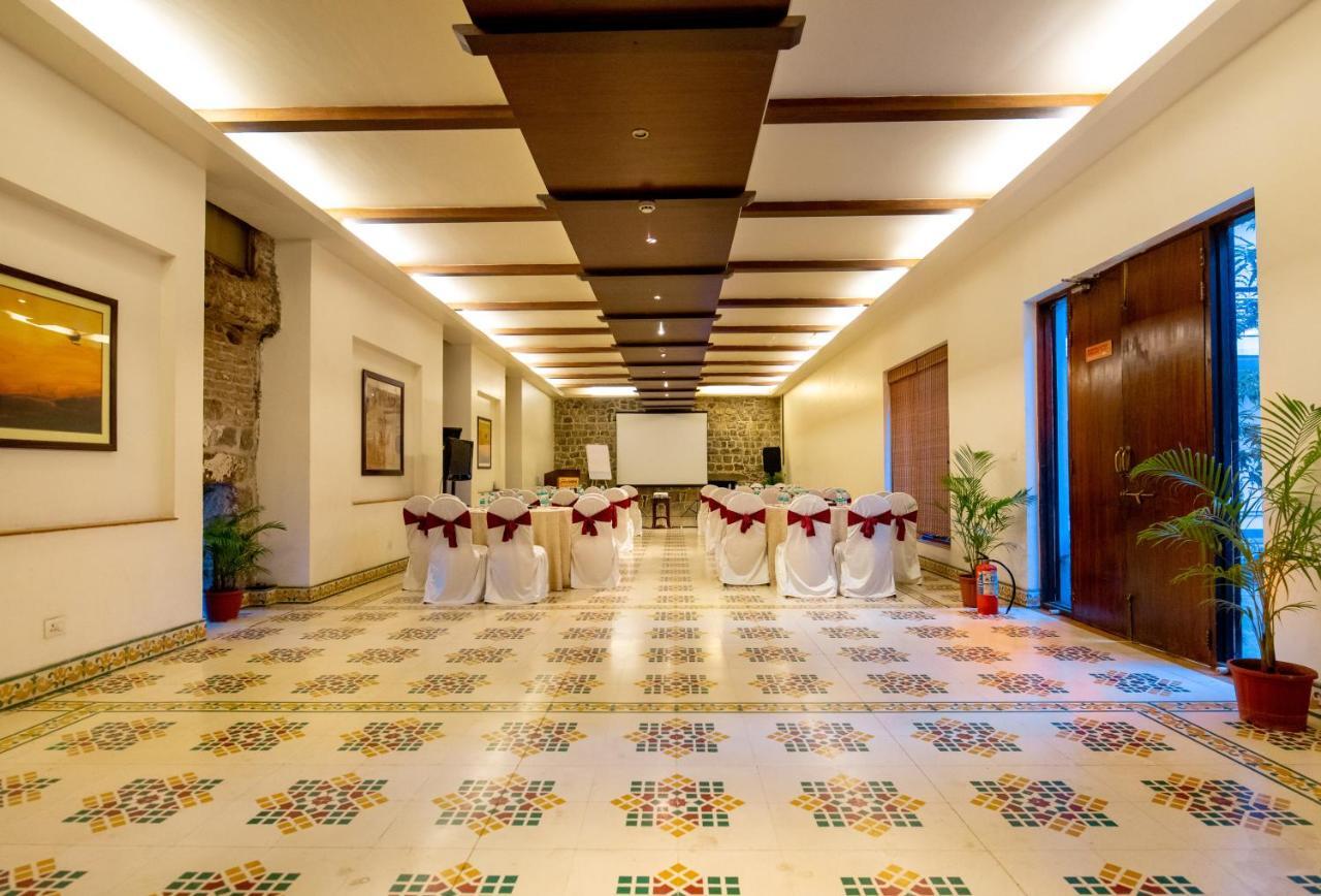 Fort Jadhavgadh -A Gadh Heritage Hotel Sasvad Bagian luar foto