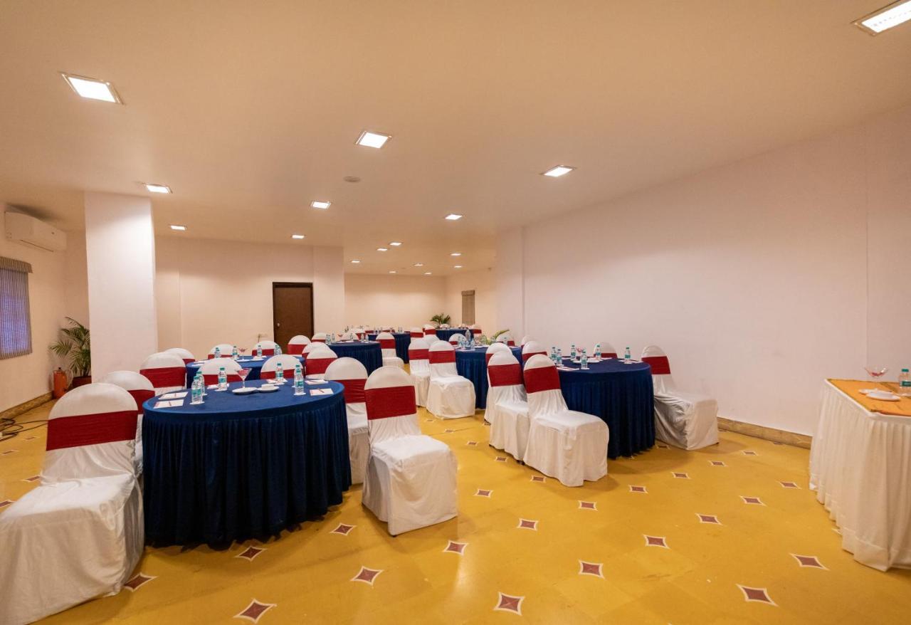 Fort Jadhavgadh -A Gadh Heritage Hotel Sasvad Bagian luar foto