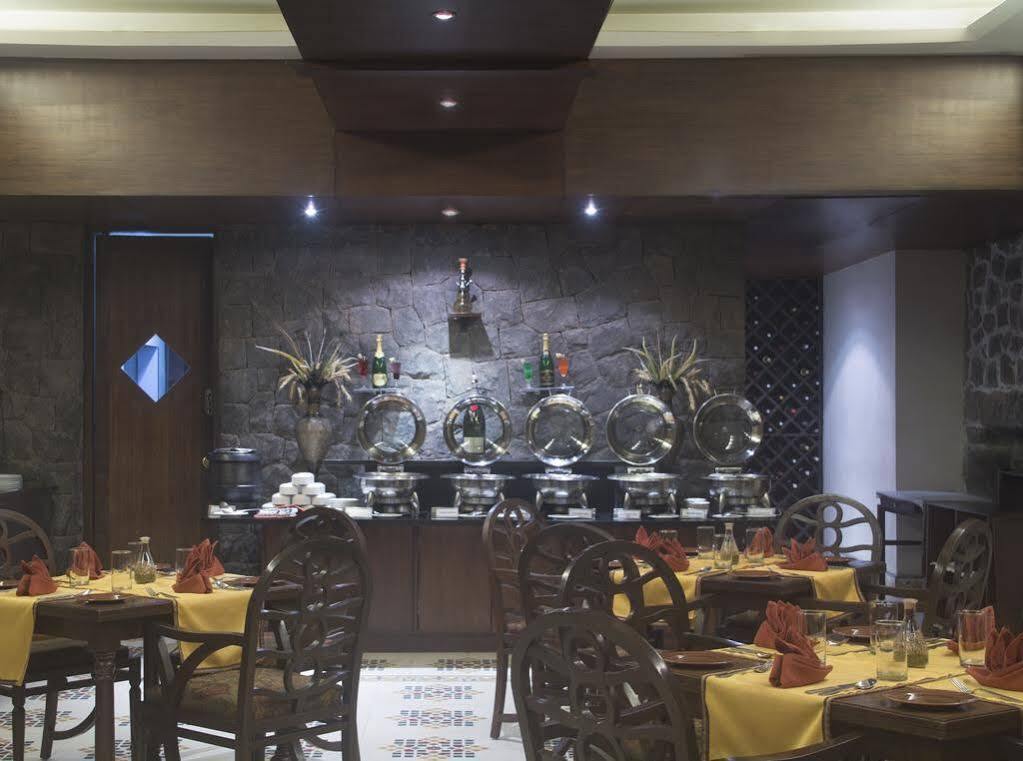 Fort Jadhavgadh -A Gadh Heritage Hotel Sasvad Bagian luar foto